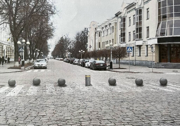 Пешеходную часть Соборности закроют столбами и сферами. Фото: poltava.to