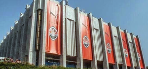 Получи ответ: зачем на фасад Украинского дома повесили баннеры 