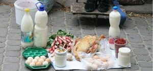 Новые правила: стихийщиков у Центрального рынка заставляют платить