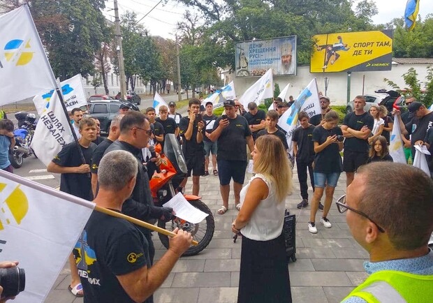 Пасторы и бывшие наркозависимые устроили акцию в Полтаве. Фото: https://poltava.to/