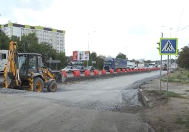 На Киевском шоессе пробки из-за ремонта. Фото: скрин из сюжета PTV