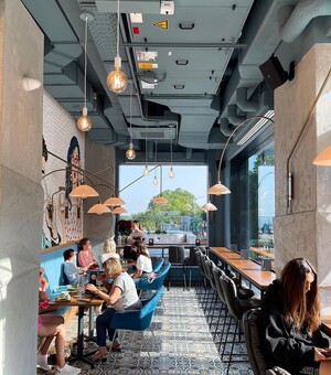 Экзотический бар и новый ресторан на побережье: какие заведения открылись недавно в Одессе