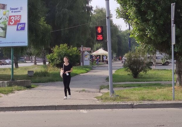 На переходе на улице Половка установили светофор. Фото: ТГ-канал "Новини ЖКГ Полтави"