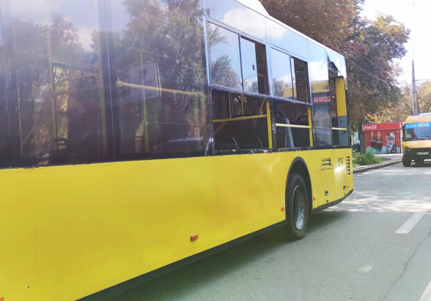 В Полтаве маршрутка "подрезала" троллейбус. Фото: t.me/poltava/218594