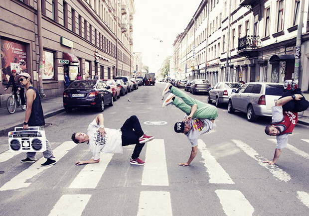 Жители Полтавы будут массово танцевать на улицах города. Фото:school.balanceclub.ru