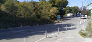 Против парковки на обочинах: возле 