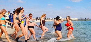 День Черного моря: одесские моржи устроили массовые купания на 