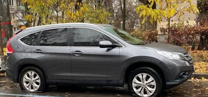 Угрозы или хулиганство: главе Коммунальной службы перевозок порезали шины