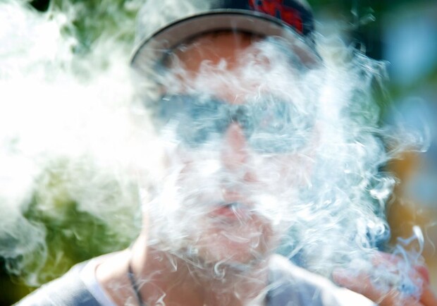 Суд закрыл дело против студента, задержанного с 15 "закладками" - фото:Cannabis Culture / Flickr