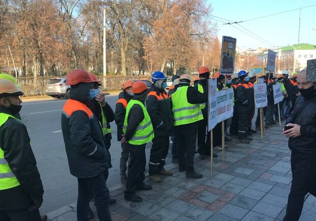 В Полтаве митингуют строители - фото:https://t.me/poltavawave
