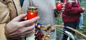 Свечи, хлеб и цветы: как в Харькове почтили память о жертвах Голодоморов