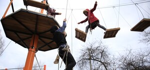 В Днепре появился детский веревочный парк 