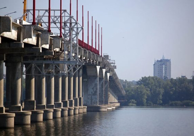 В Полтавской области ограничат движение по мосту через Днепр 