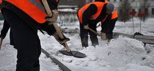 Зарплата до 14 000 гривен: в Харькове набирают на работу дворников