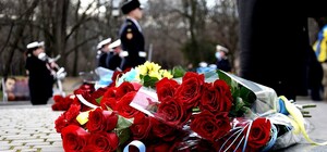 Возложение цветов и 