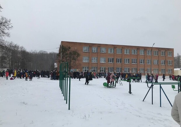 В Полтаве эвакуировали всех школьников 