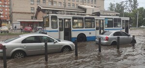 Прощай, лужа у Нового моста: в центре Днепра отремонтируют дождевой коллектор