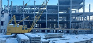 Строительство онкоцентра: подрядчику отказали, но он не хочет уходить и продолжает работу