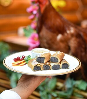 Масленица близко: в каких заведениях Одессы готовят вкусные блинчики