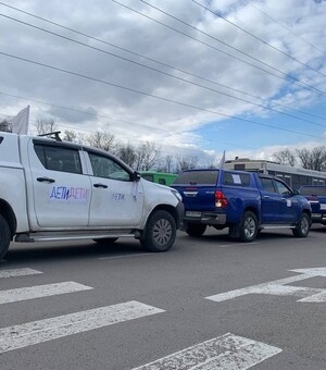 Евакуація на автомобілі: пробки, маршрути, харчування та проживання