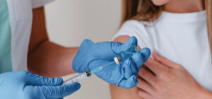 Где в Запорожье сделать прививку против COVID-19: адреса и контакты