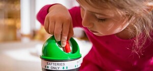 У Львові екобус збирає батарейки, лампи і термометри – графік стоянок у серпні