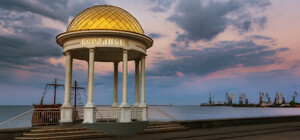 Пустые пляжи и космические цены: во что оккупанты превратили Бердянск (видео)