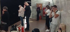 У Києві невідомий розпорошив газ на одній із станцій метро: подробиці