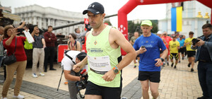 Киевский спасатель пробежит 800 км до Варшавы с благотворительной целью