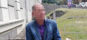 У центрі Києва чоловік намагався пограбувати дітей, які збирали гроші на ЗСУ