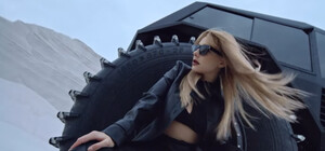 В новом клипе Тины Кароль заметили вездеход, который создали в Днепре