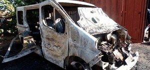 На Відрадному чоловік хотів обікрасти автівку та, не знайшовши цінностей, підпалив її