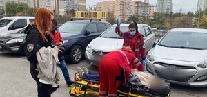 Правоохоронці допомогли 81-річній киянці, яка 3 дні безпорадно лежала у своїй квартирі