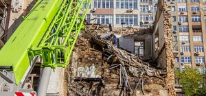 У центрі Києва завершили розбирати завали зруйнованого житлового будинку
