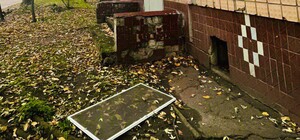 Под Киевом двухлетний мальчик облокотился на москитную сетку и вылетел с третьего этажа