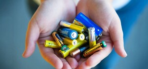 Львів’ян закликають здавати використані батарейки, лампи і термометри – графік стоянок екобуса