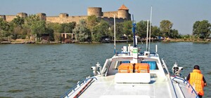 Катер через Днестровский лиман в Одесской области отменили