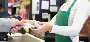 Де українці можуть зняти готівку, якщо банкомат не працює