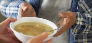 Харків'янам будуть роздавати гарячі обіди