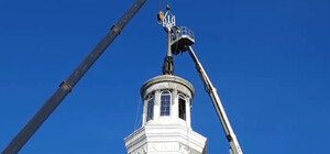 В Днепре на историческом здании вместо советской звезды установили трезубец