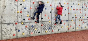 У Личаківському районі Львова відкрили скеледром, футбольне поле та тренажери