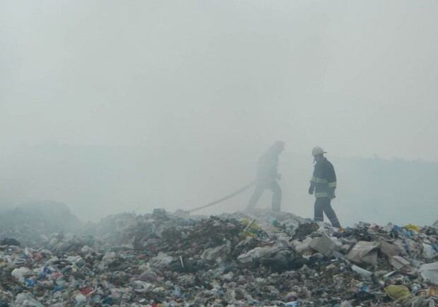 Багаторічна пожежа на сміттєзвалищі у Макухівці загрожує обвалом 