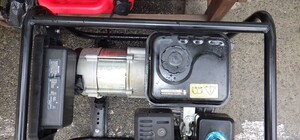 Воры в Киеве украли в парикмахерской генератор