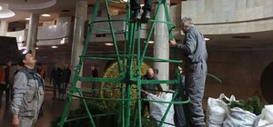 На праздники Новогоднюю елку в Харьковском метро посетило более 100 тысяч человек
