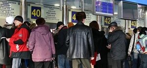 В Днепре задержали банду, которая грабила на вокзалах переселенцев и военных