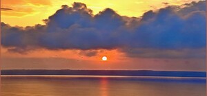 Яркие краски природы: как выглядит рассвет на Тилигульском лимане в Одесской области