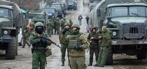 В Токмаке оккупанты разбирают на запчасти угнанные у местных жителей авто