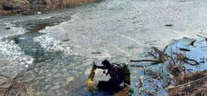 В Днепре женщина провалилась под лед и погибла