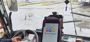 У приміських і міжміських автобусах Львівщини почали встановлювати валідатори для e-квитка