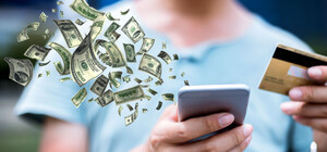 В Одессе парень украл деньги с карты своей девушки и бросил ее